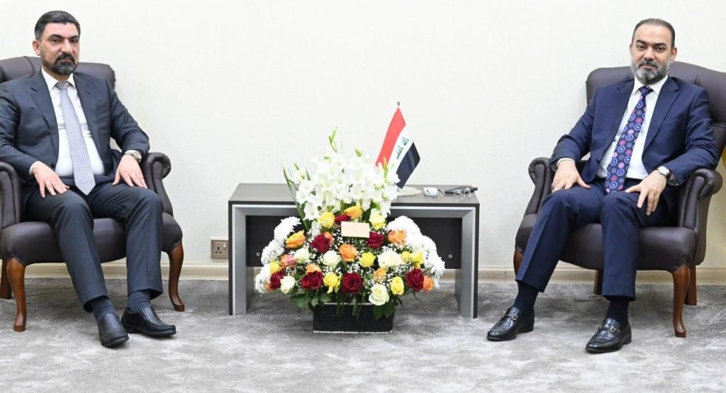 رئيس هيأة الإعلام يبحث مع الوكيل الإداري لوزارة التجارة مفاهيم التجارة الإلكترونية ومواكبة التحول الرقمي