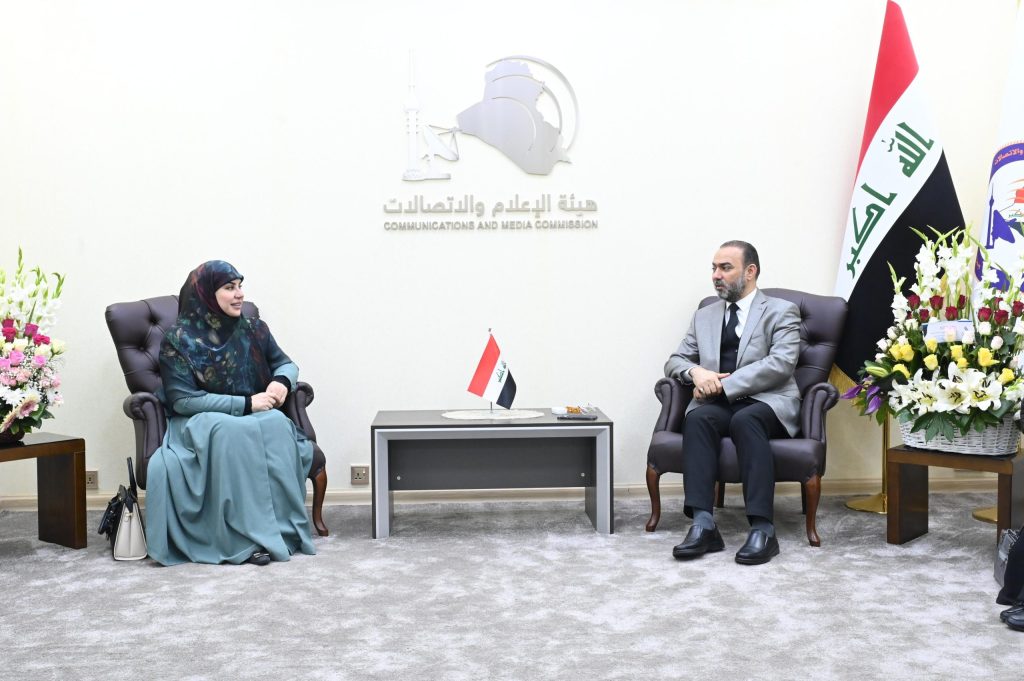 رئيس هيأة الإعلام يبحث مع عضو لجنة العلاقات الخارجية النيابية انسجام الغراوي، تعزيز الحضور الرقمي للعراق في الفضاء الدولي
