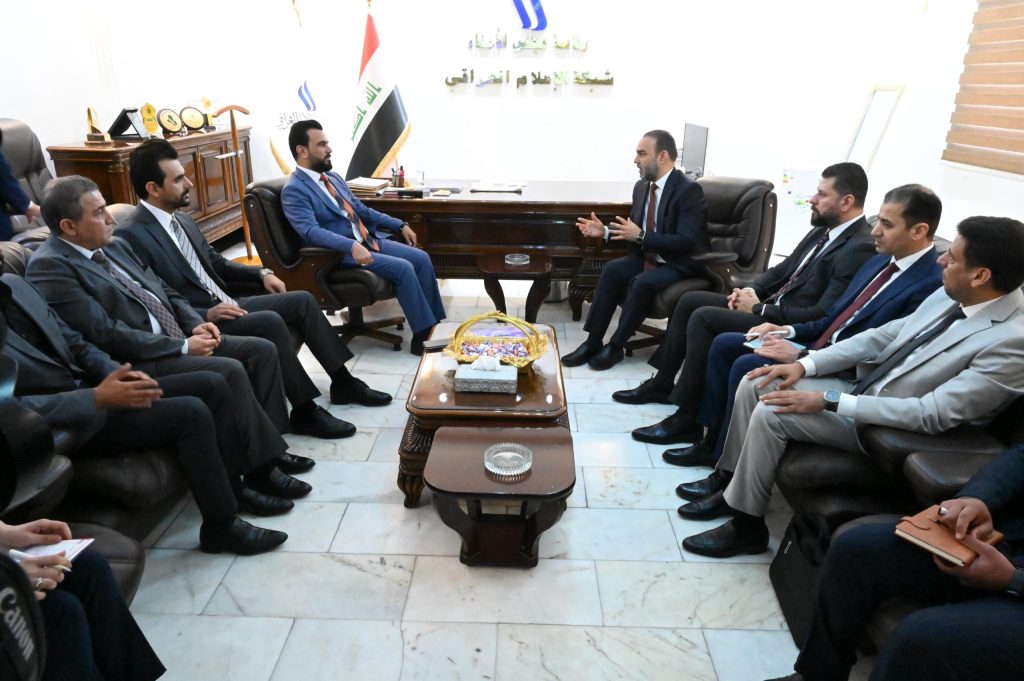 رئيس هيأة الإعلام والاتصالات يزور مجلس أمناء شبكة الإعلام العراقي ويؤكد الشراكة المهنية والدعم التنظيمي والتقني