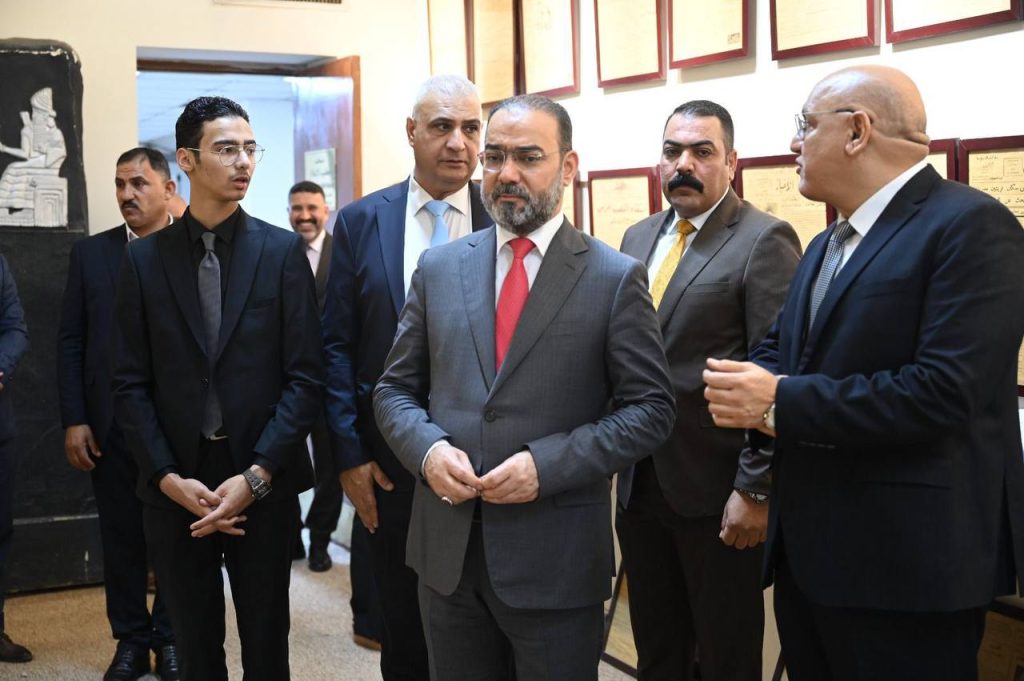 رئيس هيأة الإعلام والاتصالات يلتقي عميد كلية الإعلام ويؤكد على أهمية التبادل الأكاديمي والتدريب الطلابي