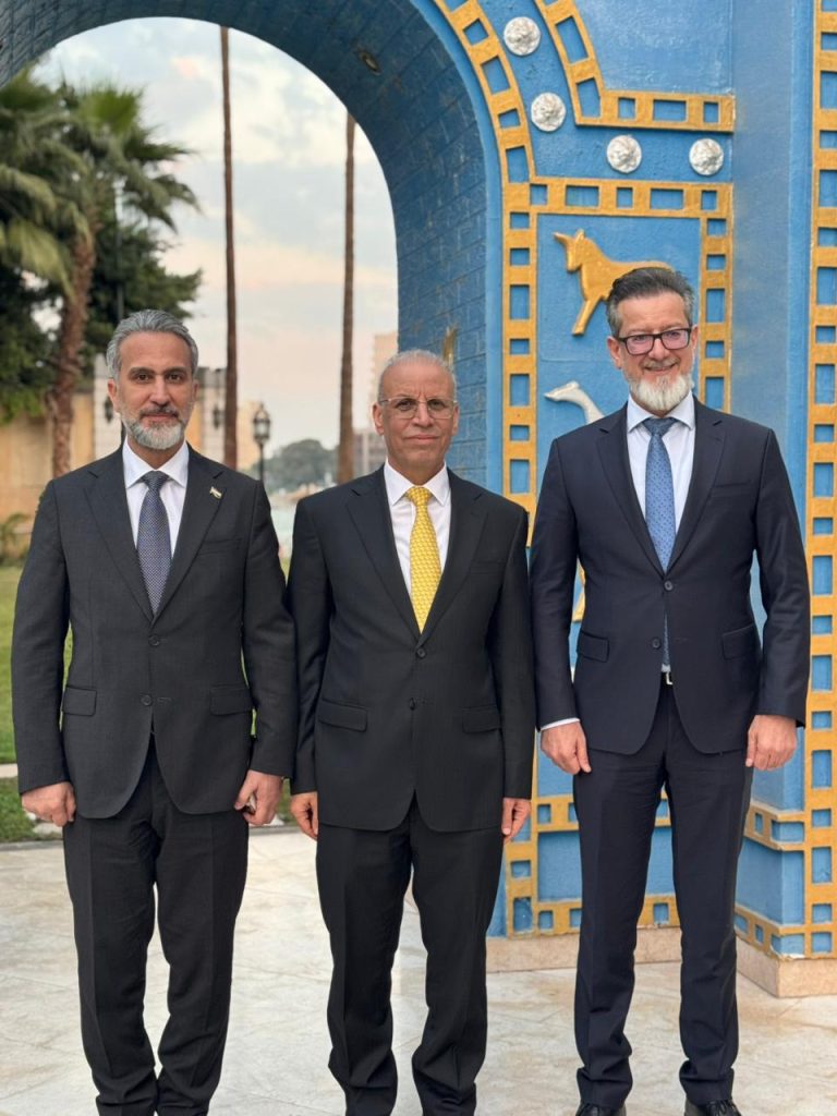 رئيس مجلس مفوضي الإعلام يبحث مع السفير العراقي في القاهرة توحيد الموقف الإعلامي العربي، وفتح قنوات التعاون مع المؤسسات المصرية